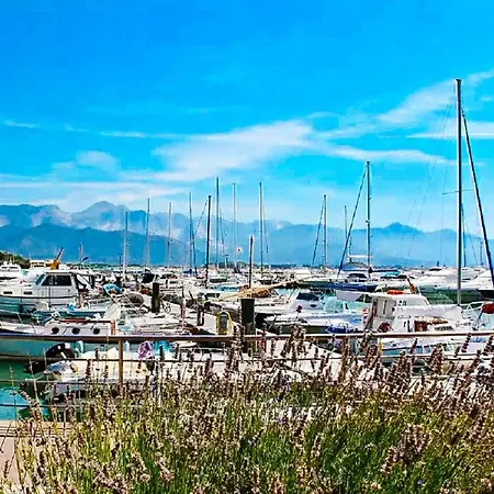 Grand Charme Voor 4 Personen Op River Village - Joycasa * Ameglia