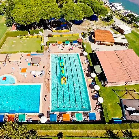 Kemp Grand Charme Voor 4 Personen Op River Village - Joycasa Ameglia