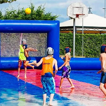 Grand Charme Voor 4 Personen Op River Village - Joycasa * Ameglia